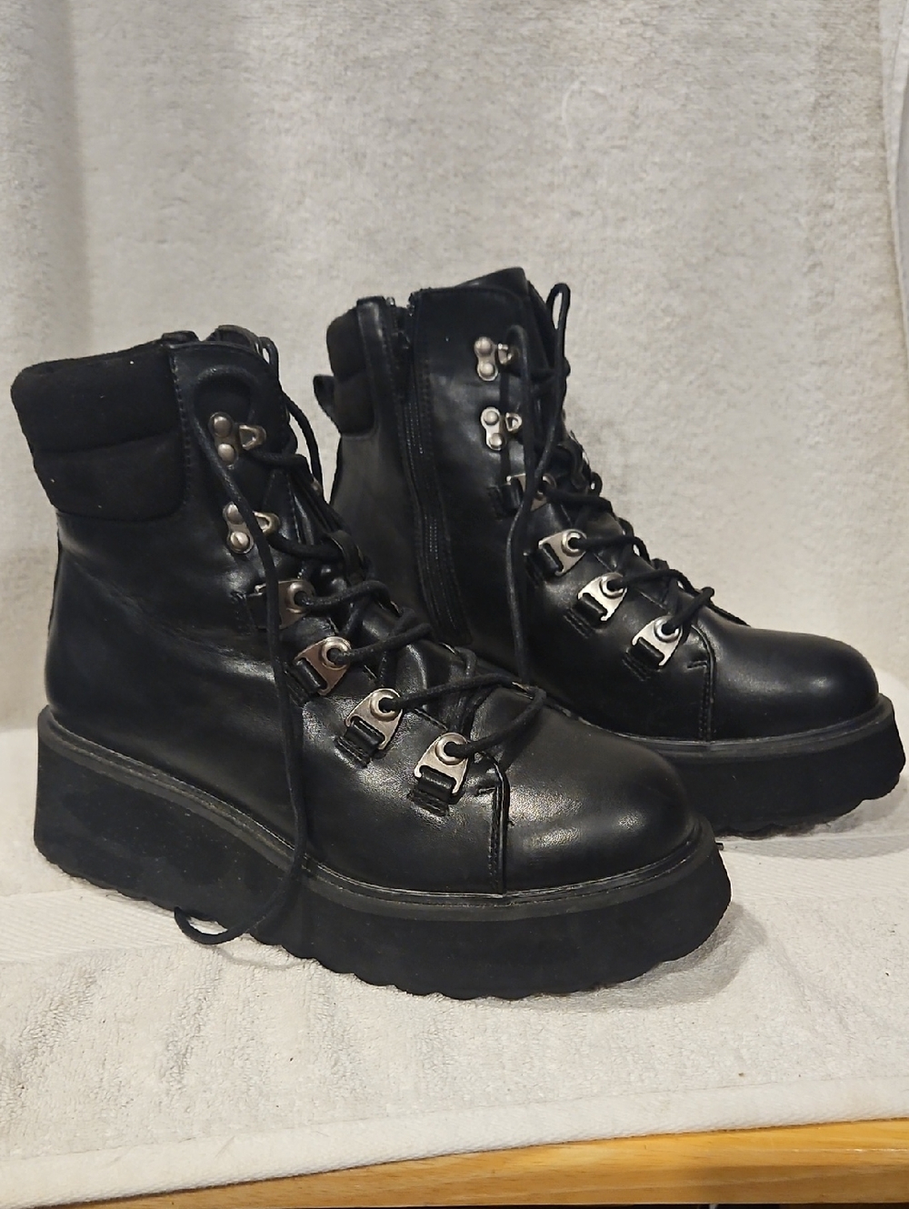 ROCKET DOG HANDLE PLATFORM BOOTS